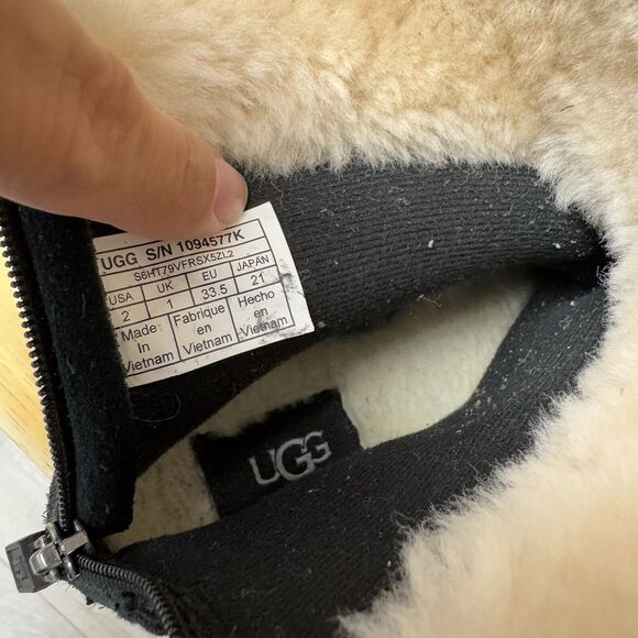 UGG Nessa Black Suede Boots Fur Trim Buckle Warm Kids School Comfy Zip size 2 - Picture 11 of 12